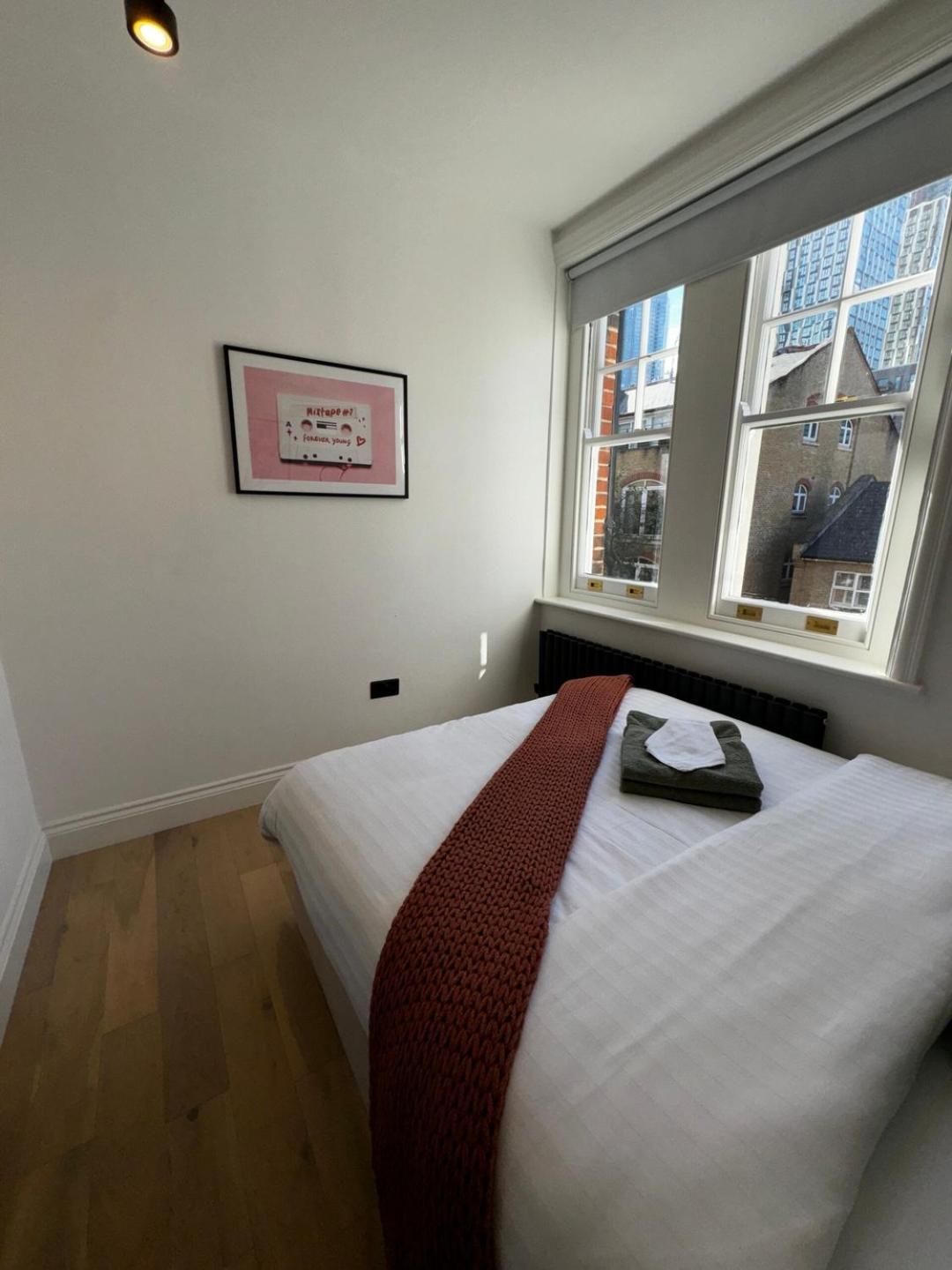 Newly Refurbished W/ River Views