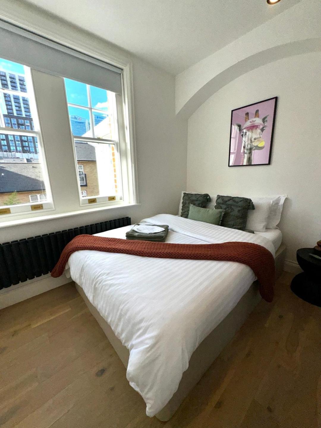 Apartment Newly Refurbished W/ River Views