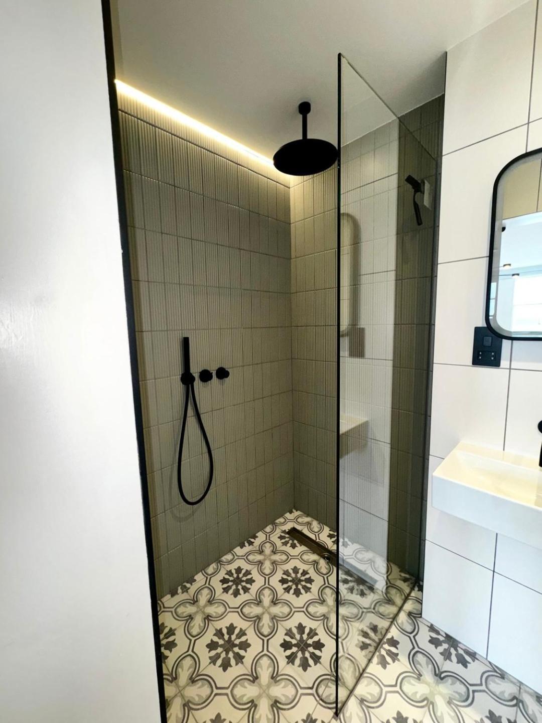 Newly Refurbished W/ River Views