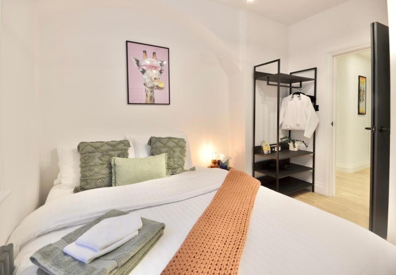 Apartment Newly Refurbished W/ River Views *