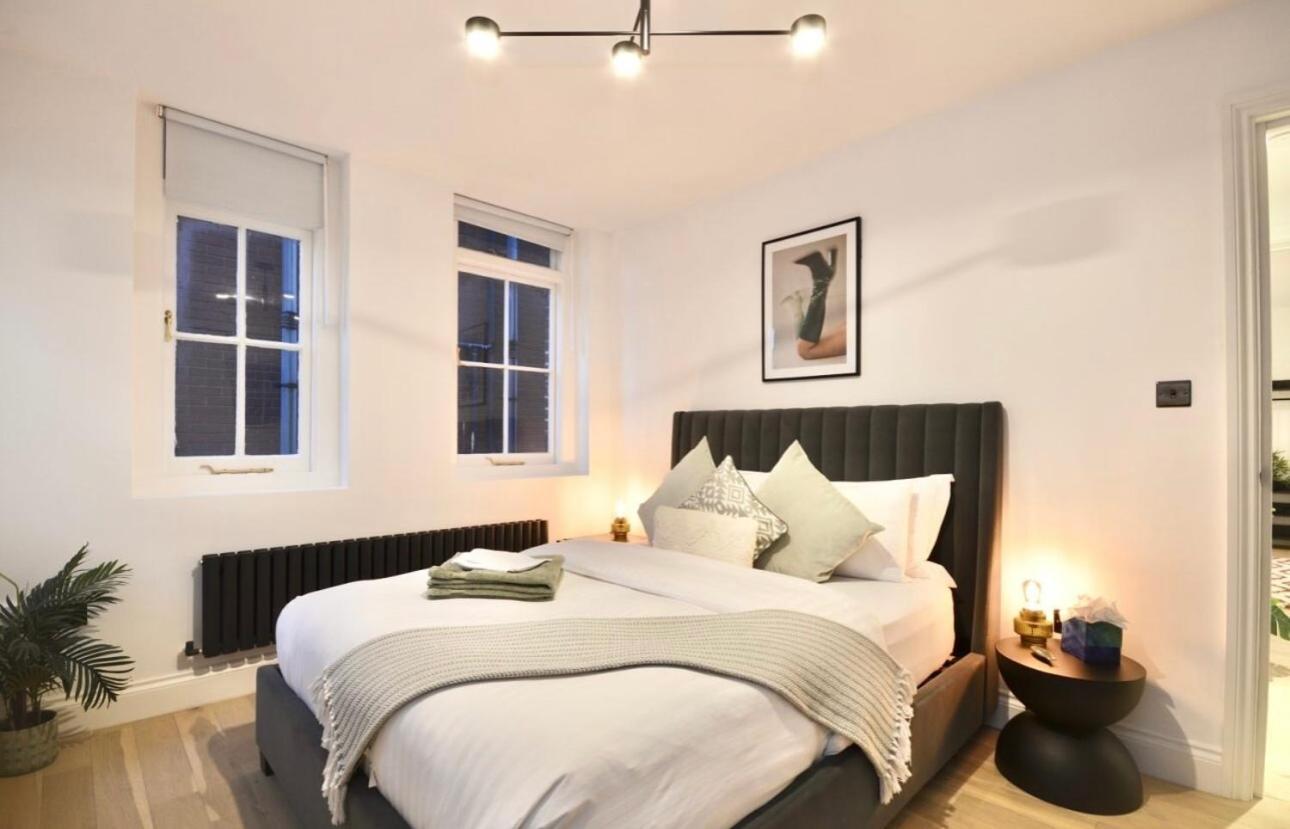 Newly Refurbished W/ River Views Apartment *