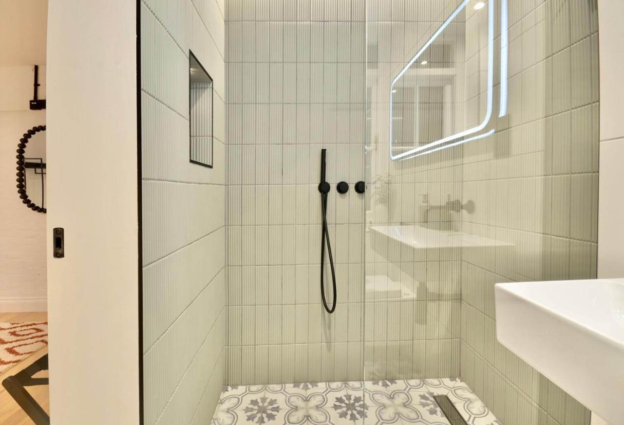 Apartment Newly Refurbished W/ River Views London