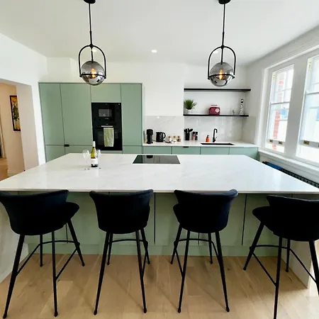 Newly Refurbished W/ River Views London Exterior photo