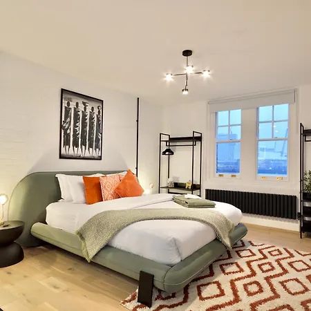 Newly Refurbished W/ River Views London Exterior photo