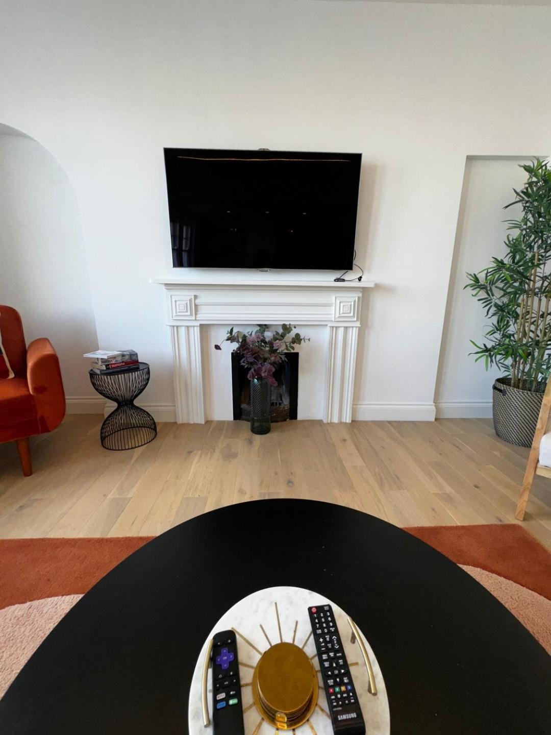 Newly Refurbished W/ River Views