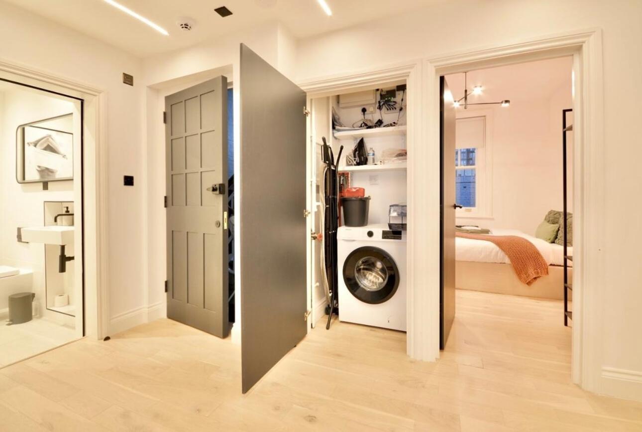 Newly Refurbished W/ River Views Apartment *